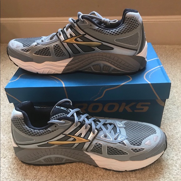 brooks beast 14 grey